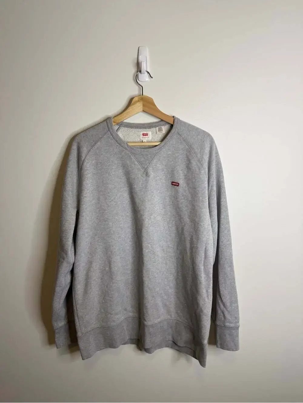 Levi's Light Gray Crewneck Sweatshirt with Small Red Logo